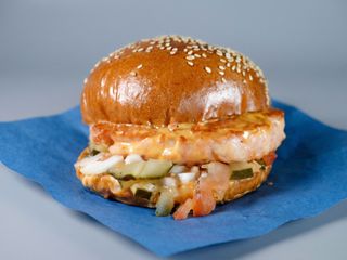 DOBLE SPLASH BURGER DE POLLO con PATATAS FRITAS