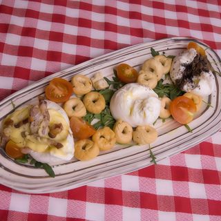 Degustación Tris de Burratinas (Ideal desde 3 PAX)