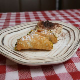 Mini Tiramisú Casero con Bis de Cannolicchi Siciliani