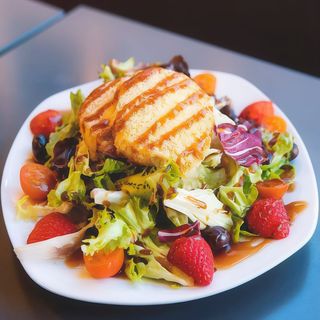 Ensalada De Queso De Cabra