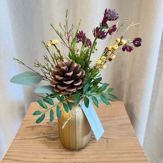 Violetero alto dorado 