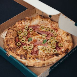 Pizza Emiliana