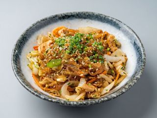 23B.- Wok Tallarines De Arroz Con Pato