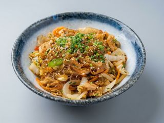 23A.- Wok Tallarines De Arroz Con Pollo