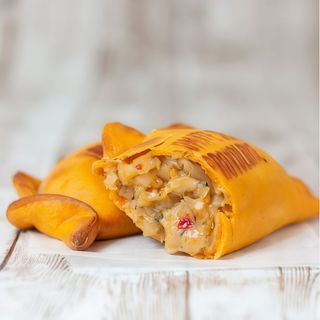 Empanada De Tomate Seco Y Provolone