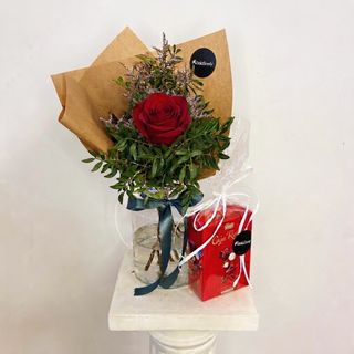 Pack Esencia "Rosa Roja + Caja De Bombones Nestlé"