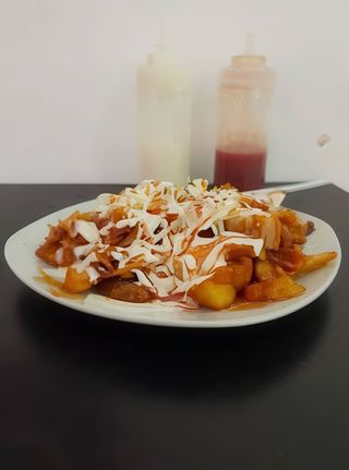 Patatas Bravas Pequeña Con Carne