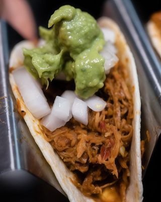 Taco De Birria Res (12 Cm.)