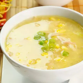 17. Sopa De Maíz Y Carne De Cangrejo