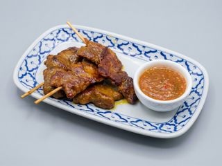 Satay Nuea (4 Uds.)