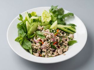 Ensalada Larb Gai