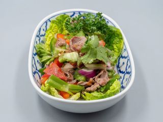 Ensalada Yam Nuea