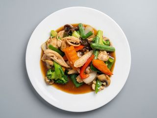 Phad Nammanhoy Con Pollo