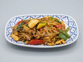 Kuay Tiew Khi Mao Con Pollo