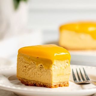 Cheesecake de queso sabor mango.