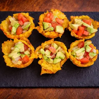 Tostones Rellenos de Aguacate