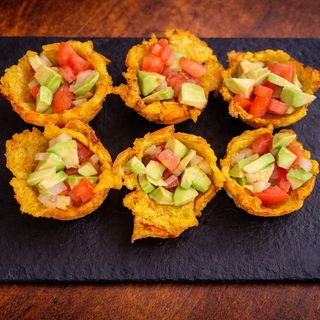 Tostones Rellenos de Aguacate