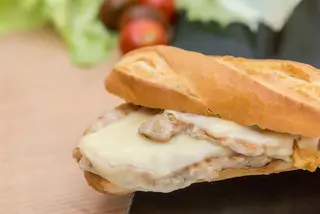 Bocadillo Lomo Con Queso