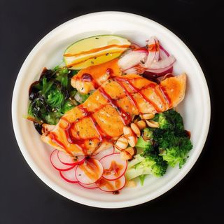 131. Poke De Salmón A La Plancha (1 Lt.)