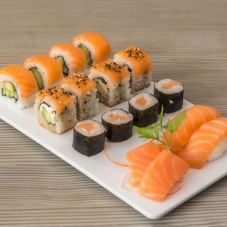 Bandeja Salmón Lover (16 Uds.)