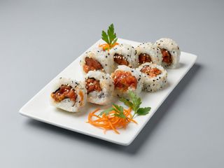 87. Roll De Salmón Crujiente (8 Uds.)