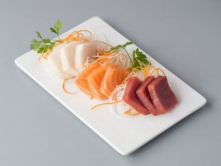 109. Sashimi Variado (9 Uds.)