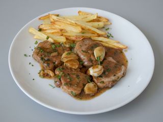 Puntas De Solomillo Ibérico Al Ajillo
