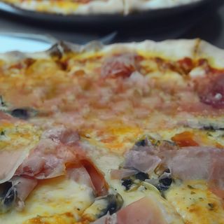 Pizza Reina (33 Cm.)