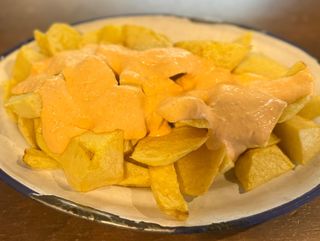 Patatas Con Salsa Chamberí