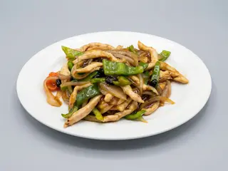 Pollo Con Pimientos Verdes Y Salsa De Judías Negras