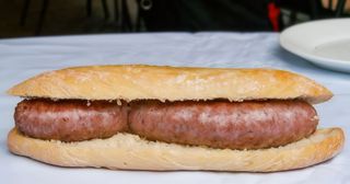 Bocadillo De Salchicha De Butifarra Payés