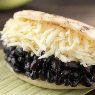 Arepa Dominó