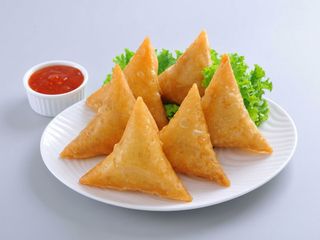 Ración de samosas vegetal (4 uds.)