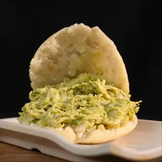 Arepa Reina Pepiada 