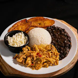Pabellón criollo de pollo