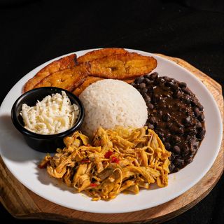 Pabellón criollo de pollo