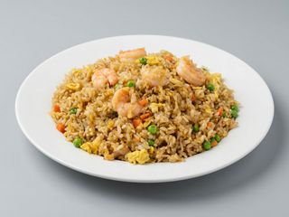 Arroz frito con salsa de soja