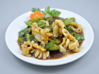 Sepia con Pimientos Verdes