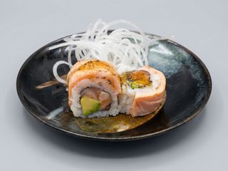 Salmón Y Trufa Roll (10 Uds.)