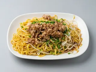 Tallarines Revuelto Con Carne Picada