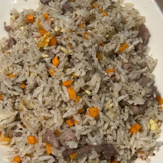 36. Arroz frito con salsa trufada y ternera