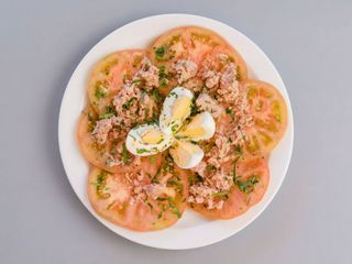 Ensalada de Tomate, Atún y Huevo