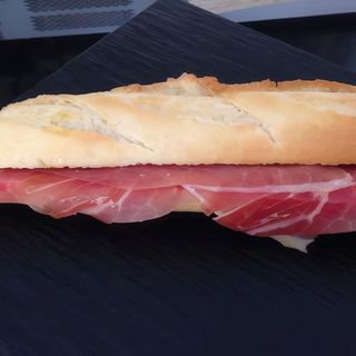 Bocadillo de Jamón Serrano