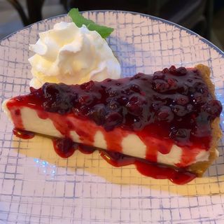 Tarta de queso con frutos rojos