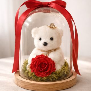 Osito decorativo con rosa preservada en campana de cristal