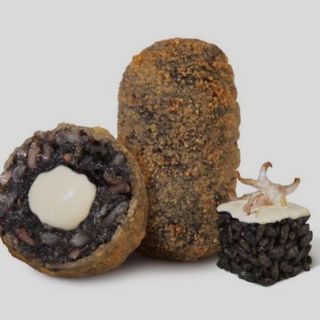 Croquetas arroz negro y ali oli
