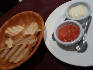 Tapa Pan Tostado Con Tomate Y Alioli
