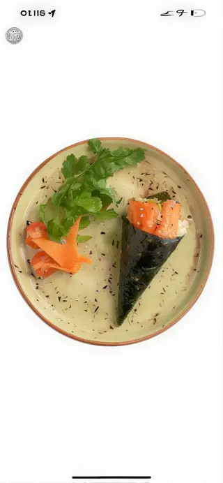 TE1. Temaki De Salmón (1 Pza.)