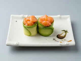 G13. Gunkan De Salmón (2 Pzs.)