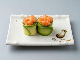 G13. Gunkan De Salmón (2 Pzs.)